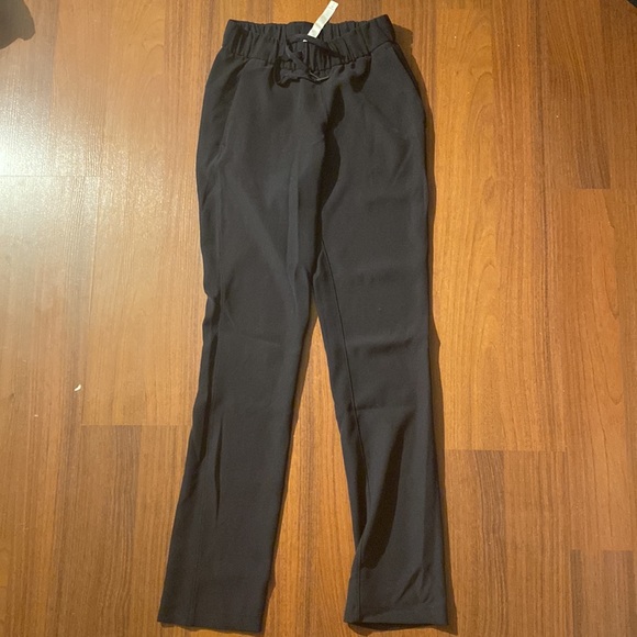 Lululemon On the Fly Pant - Picture 2 of 4